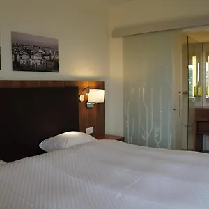 Carathotel Park Отель