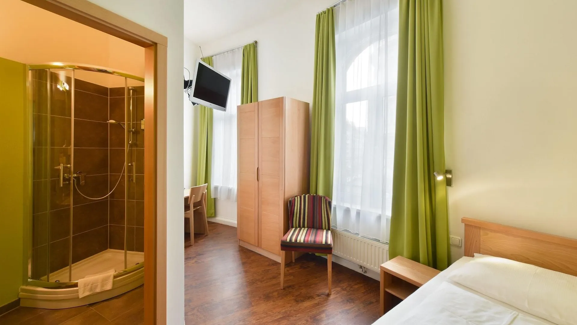 Hotel Mocca Viyana 3*,