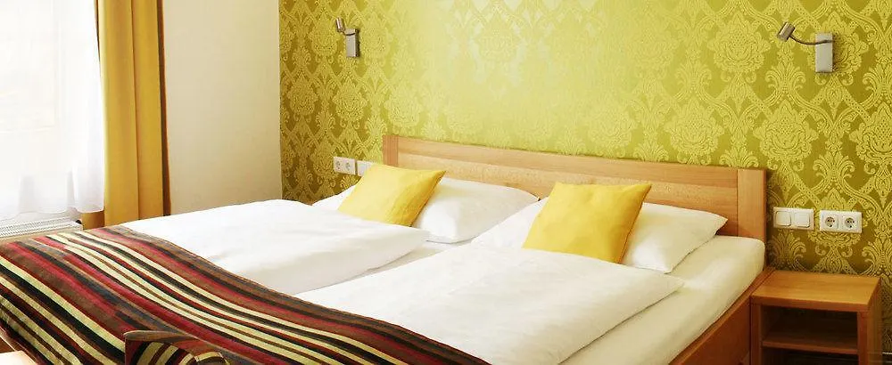 Hotel Mocca Viyana 3*,